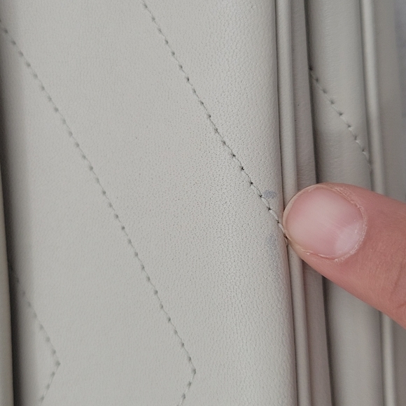 YSL Niki Medium Quilted Flap Shoulder Bag - Picture 14 of 15